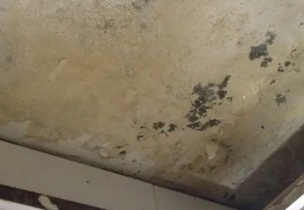 东宁阳台漏水维修公司分享下东宁卫生间渗水维修需要注意哪些问题。